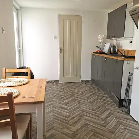 Cosy Studio In Havant! Near A3 And Staunton Country Park Exterior photo